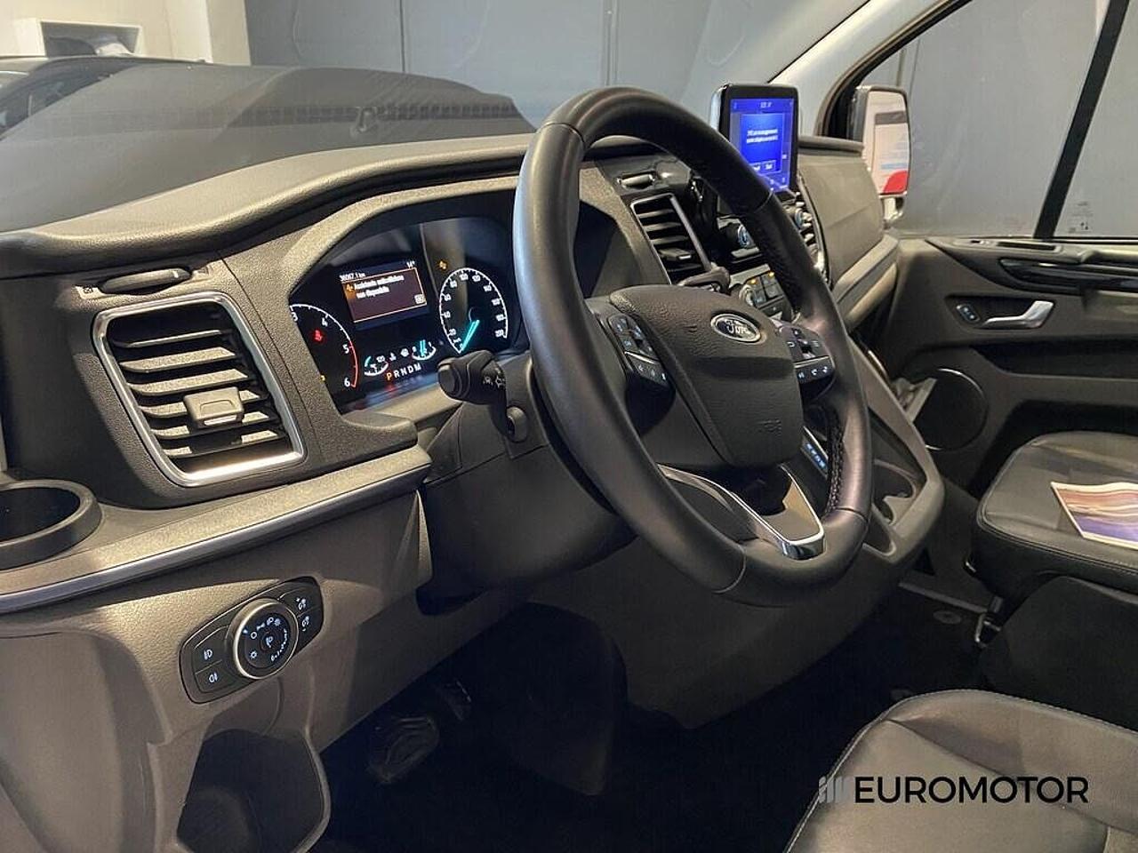 Ford Ford Tourneo usata, con bracciolo porta oggetti