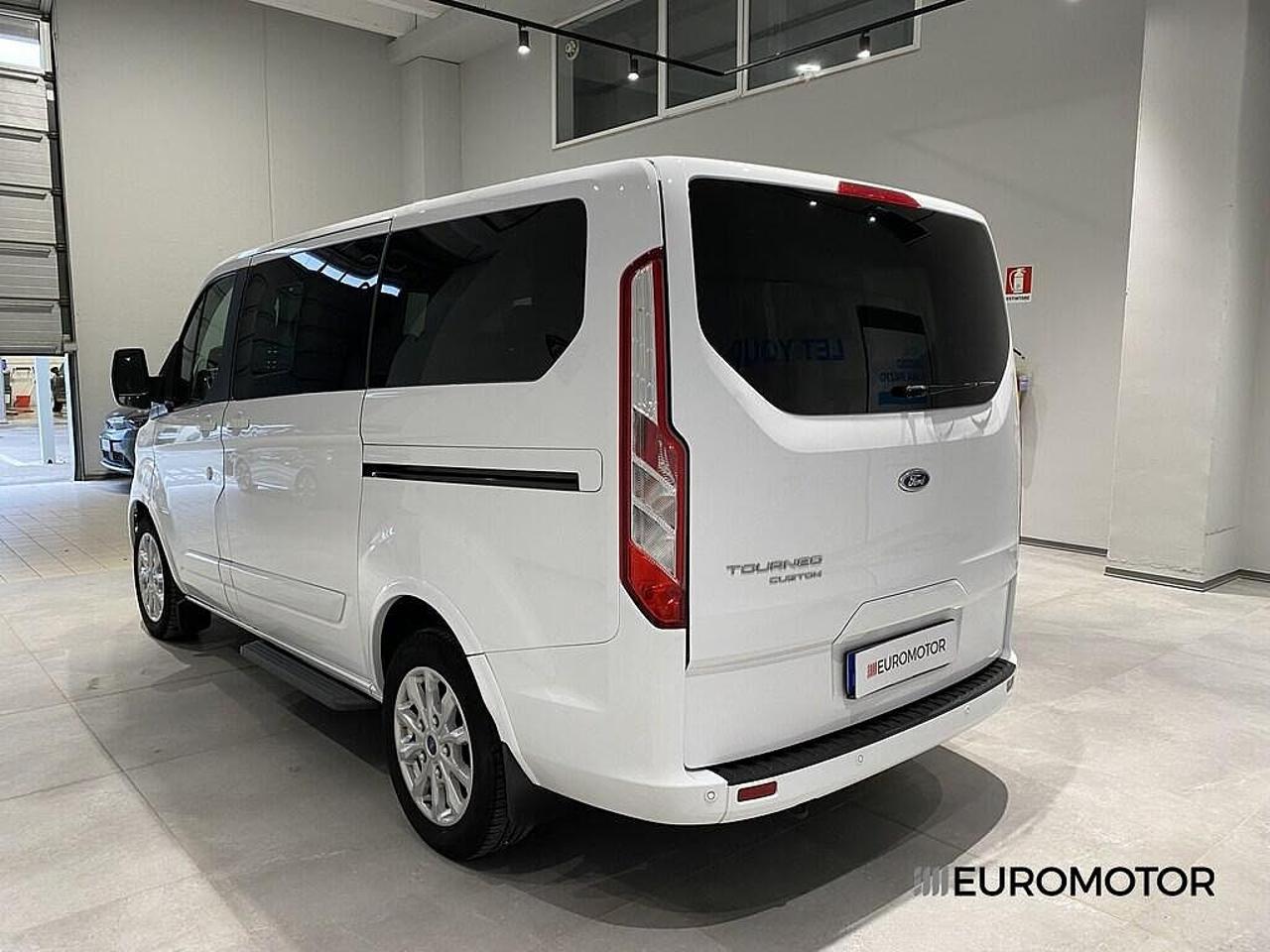 Ford Ford Tourneo usata, con 4 cilindri