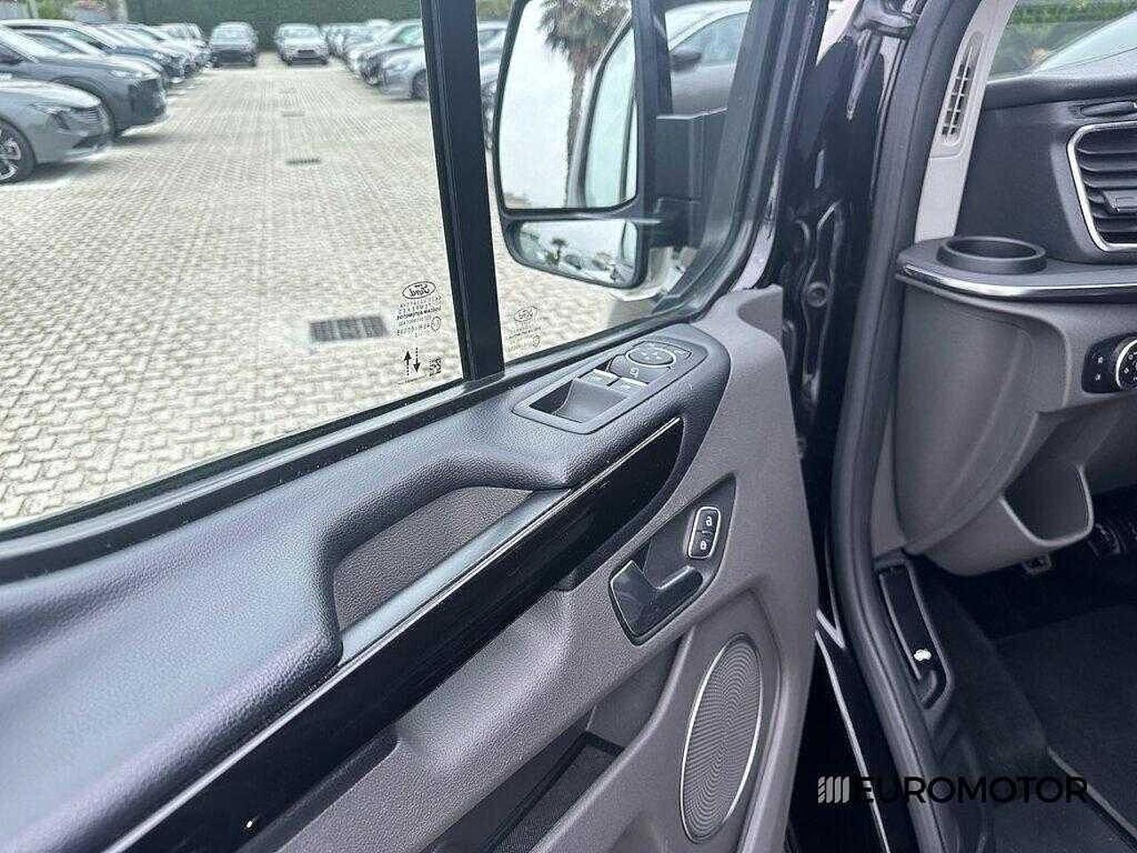 Ford Ford Tourneo usata, con interno grey