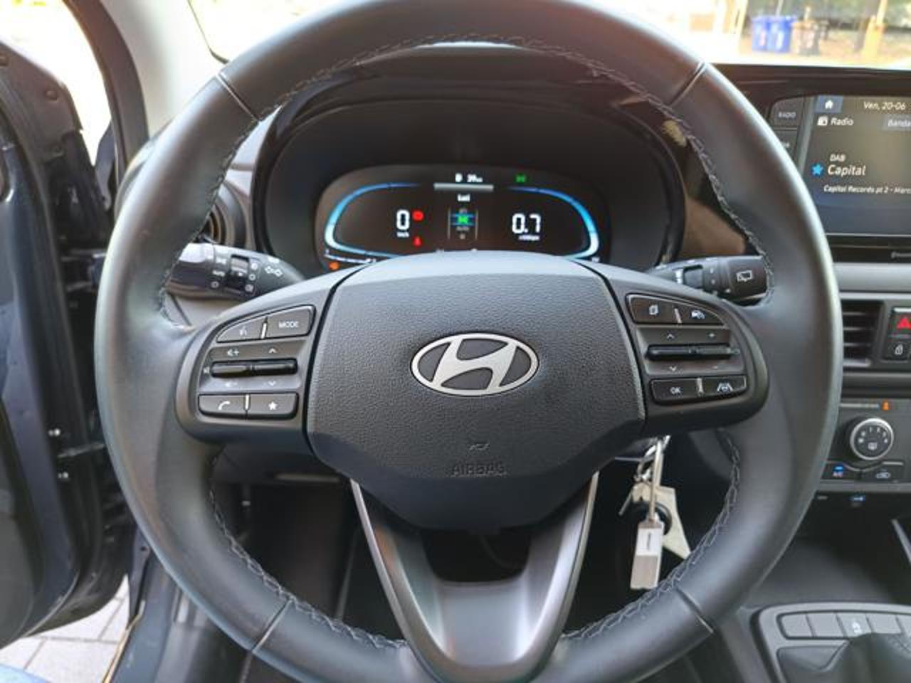 Hyundai Hyundai H350 usata, con park distance control