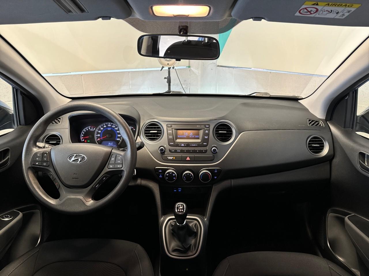Hyundai Hyundai I10 usata, con fari principali a superf.complessa , lampada alogena alogene
