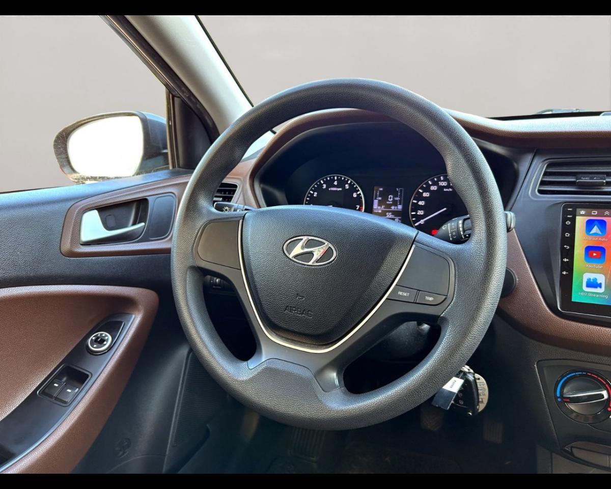 Hyundai Hyundai I20 usata, con Caricabatterie di bordo da 22 kW