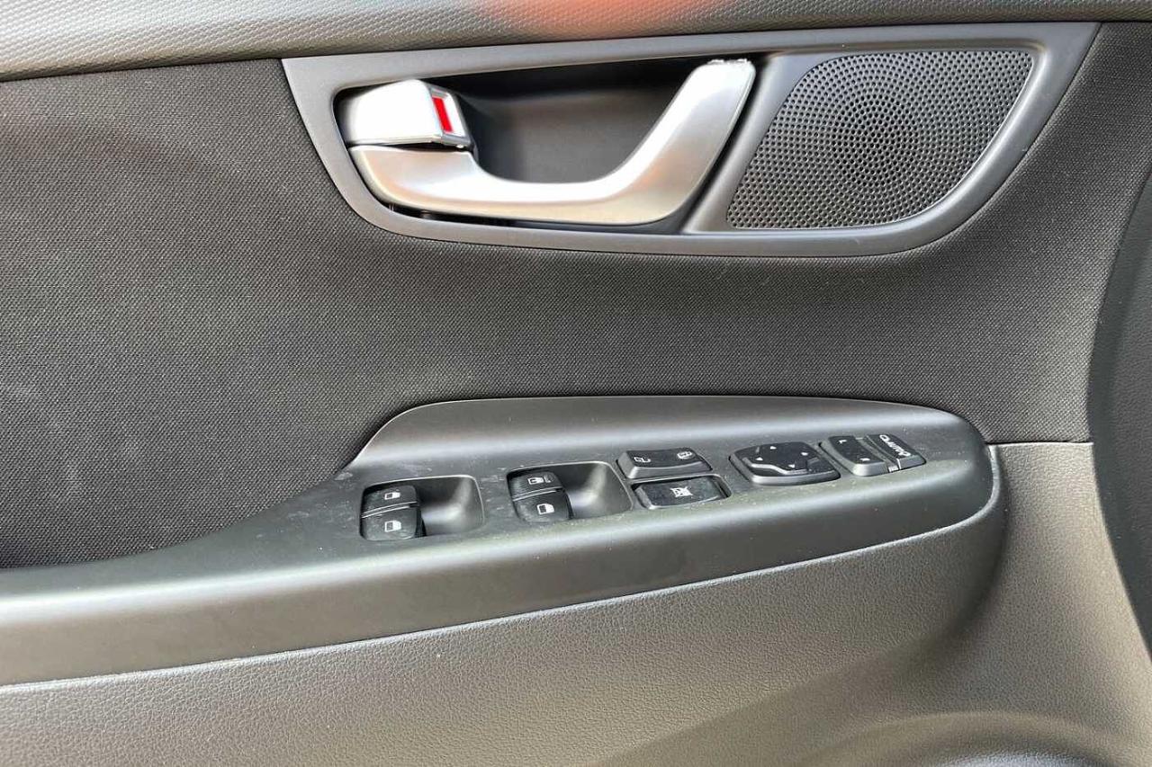 Hyundai Hyundai Kona usata, con 4x Airbag (fontali + laterali)