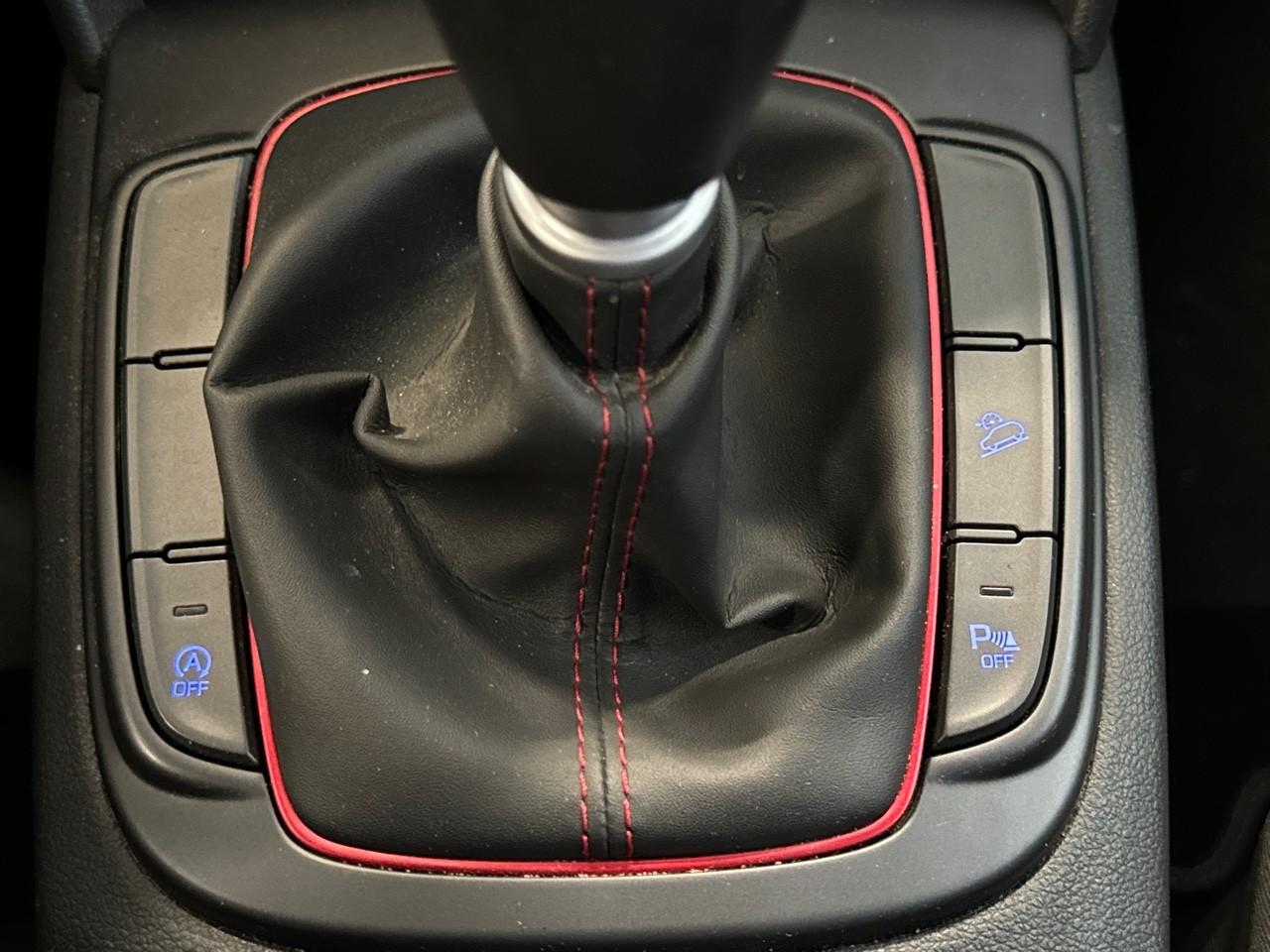 Hyundai Hyundai Kona usata, con barre longitud.al tetto nero