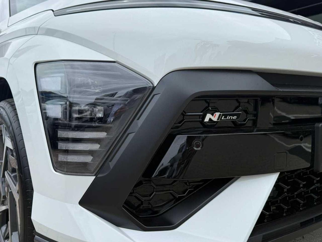Hyundai Hyundai Kona usata, con barre portatutto longitudinali