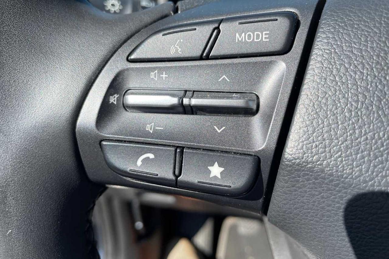 Hyundai Hyundai Kona usata, con barre porta tutto