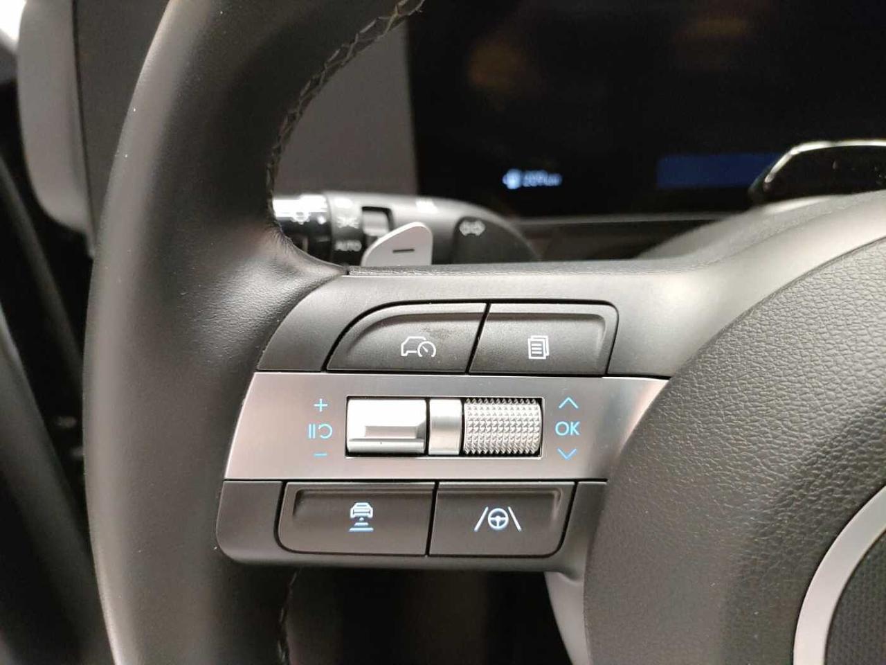 Hyundai Hyundai Kona usata, con caricatore wireless per smartphone