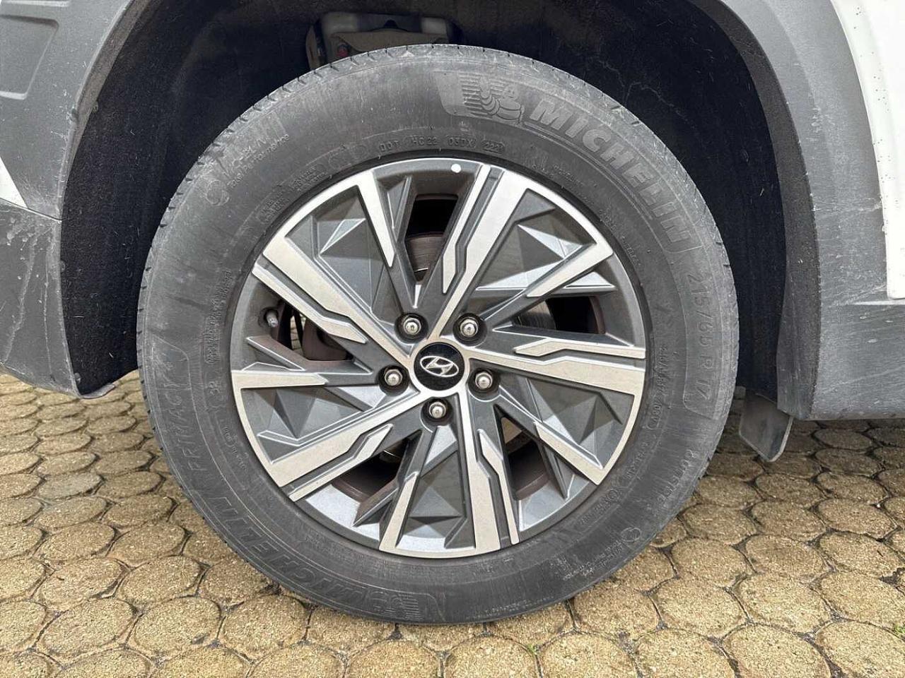 Hyundai Hyundai Tucson usata, con 7 airbag ( anteriori , laterali, a tendina e centrale)