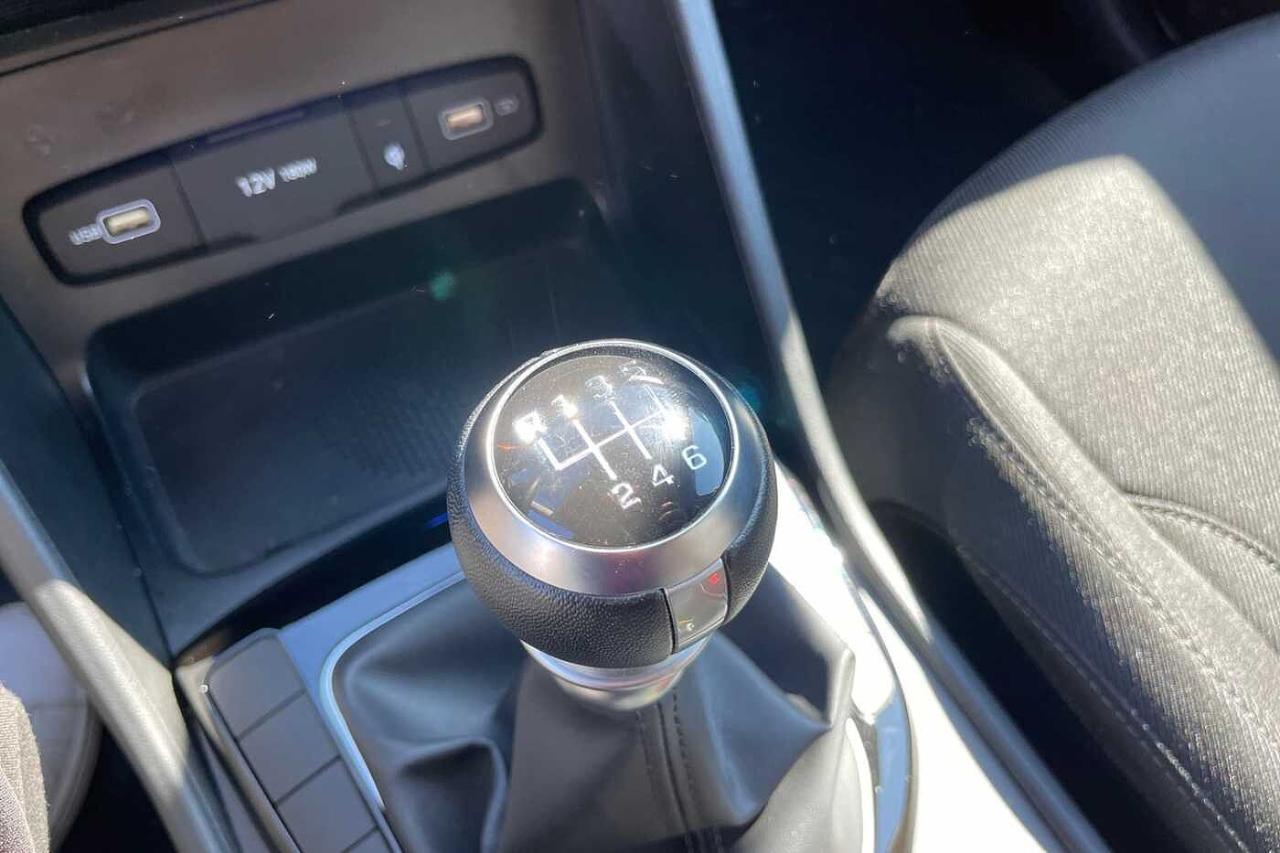 Hyundai Hyundai Tucson usata, con barre portatutto longitudinali