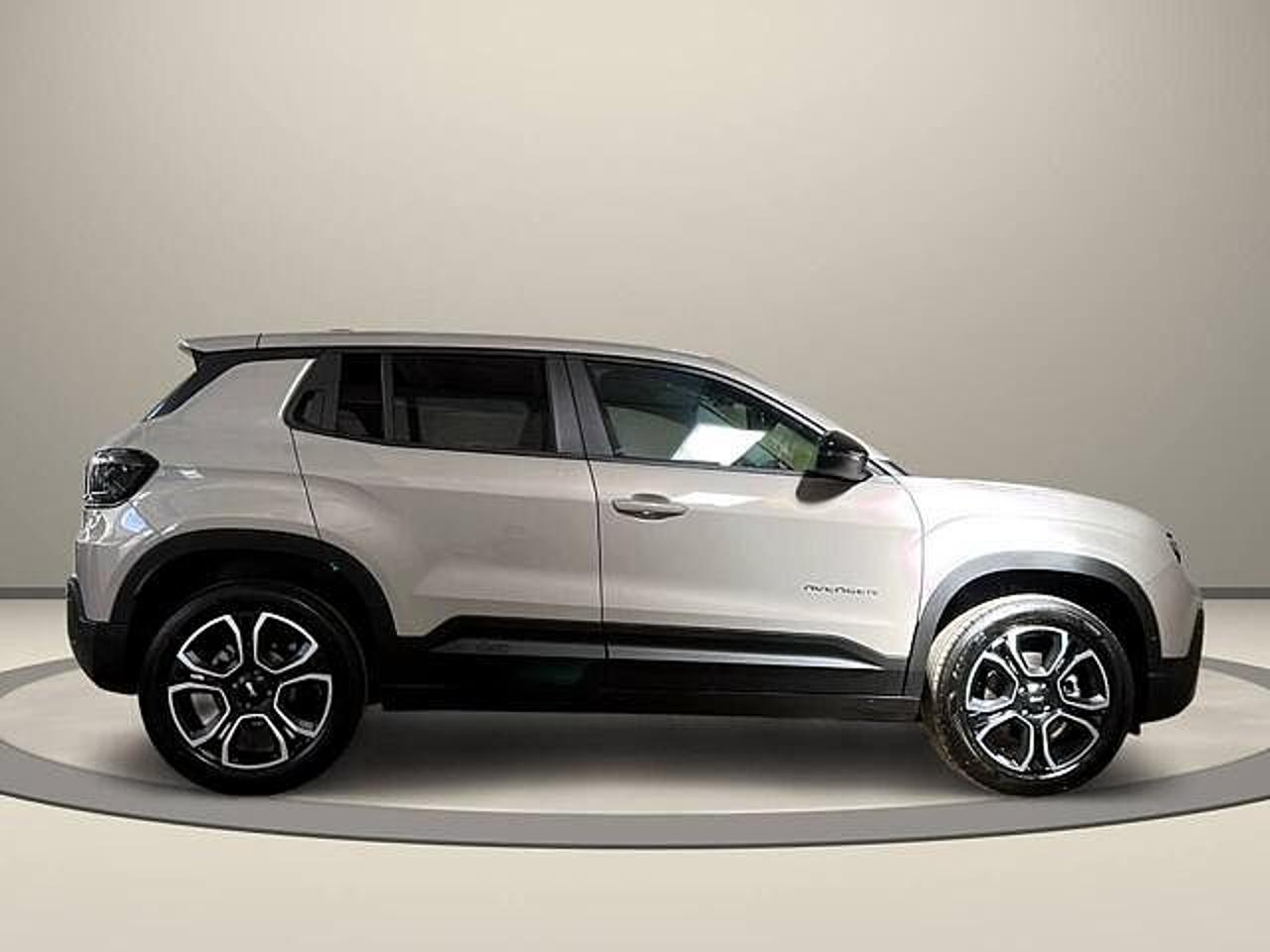 Jeep Jeep Avenger usata 24