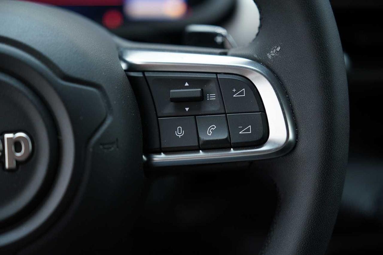Jeep Jeep Avenger usata, con interno black
