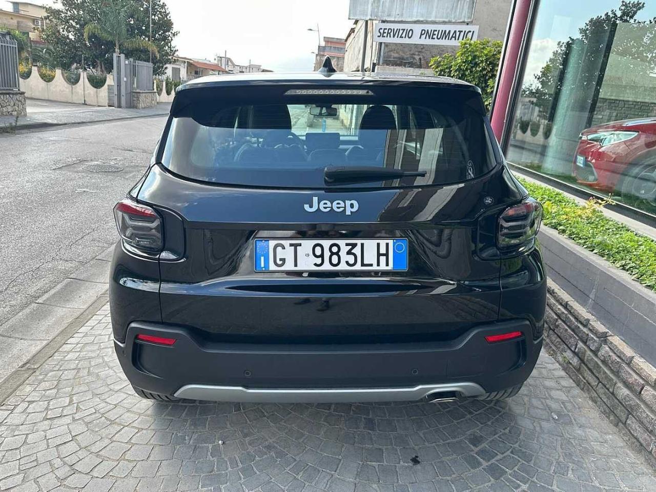 Jeep Jeep Avenger usata, con calotte specchi nere lucide