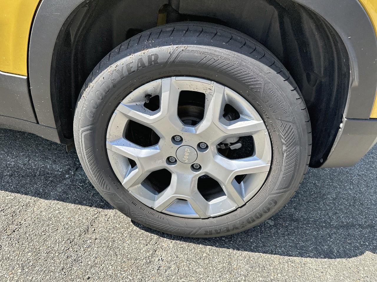 Jeep Jeep Avenger usata, con 4 freni a disco con 2 dischi ventilati