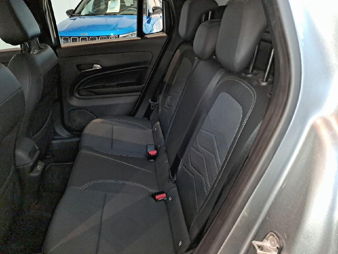 Jeep Jeep Avenger usata, con 2 poggiatesta sedili ant. , con reg. in altezza, 3 poggiatesta sedili post. , con reg. in altezza