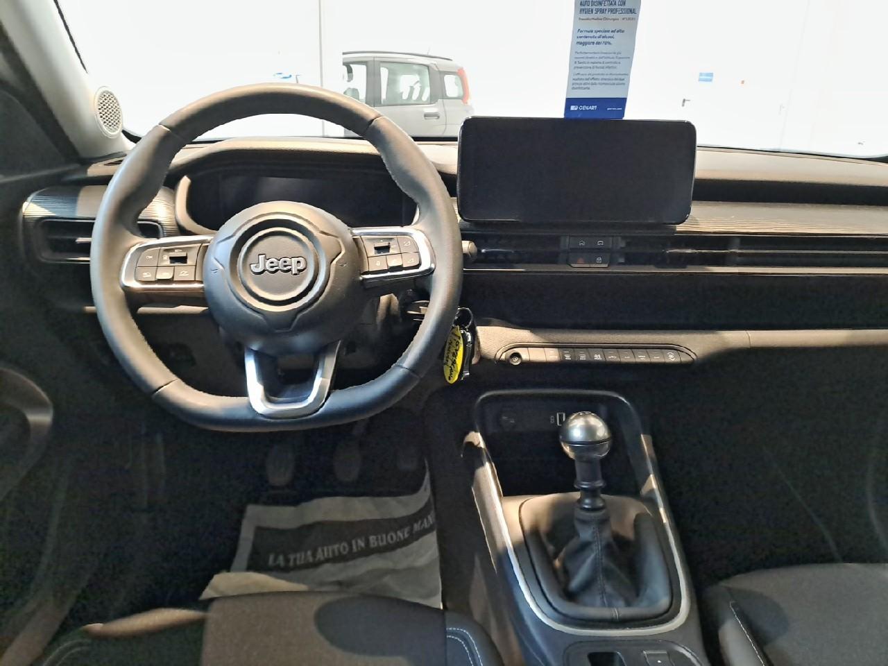 Jeep Jeep Avenger usata, con comandi audio al volante