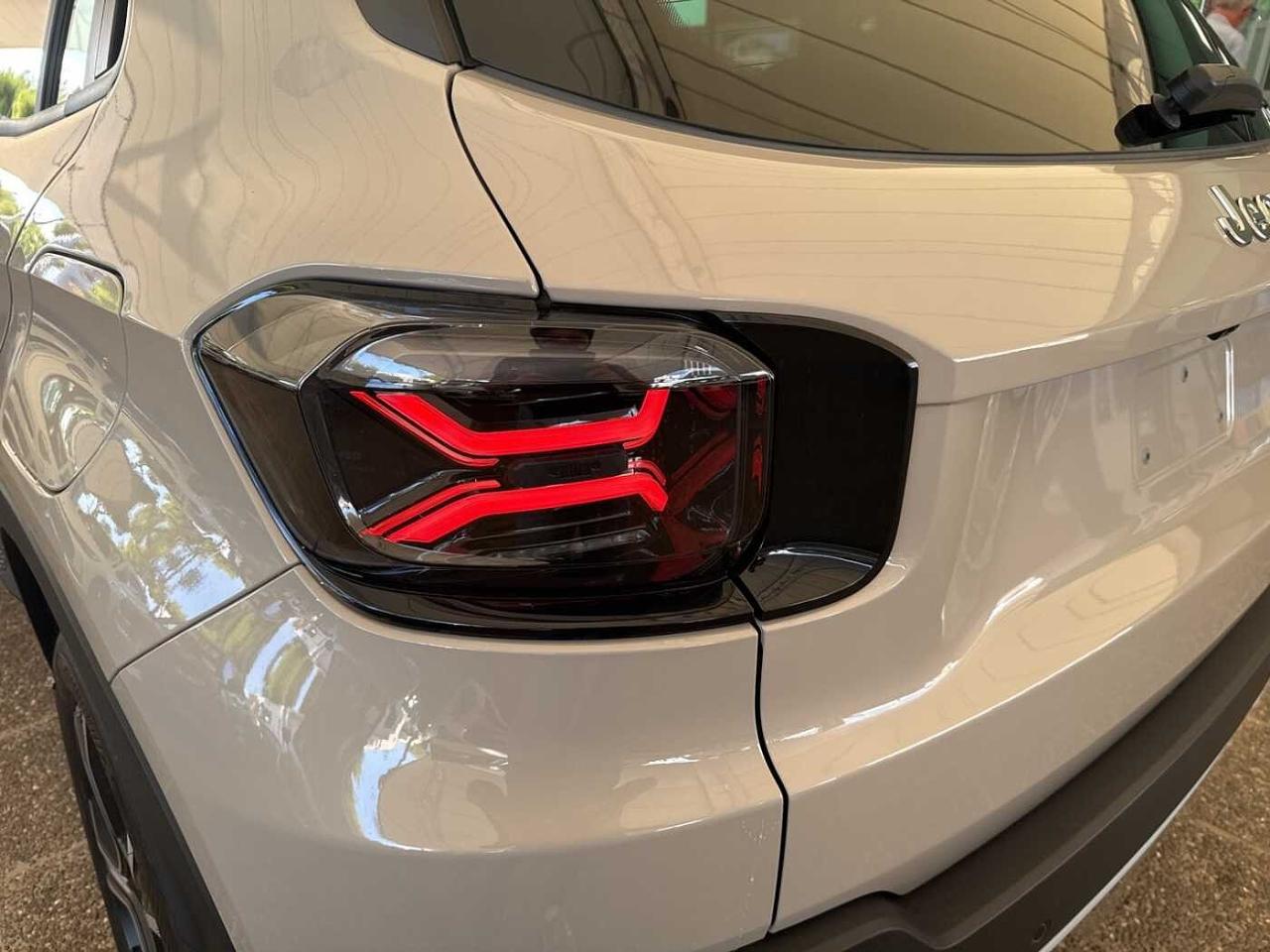 Jeep Jeep Avenger usata 21