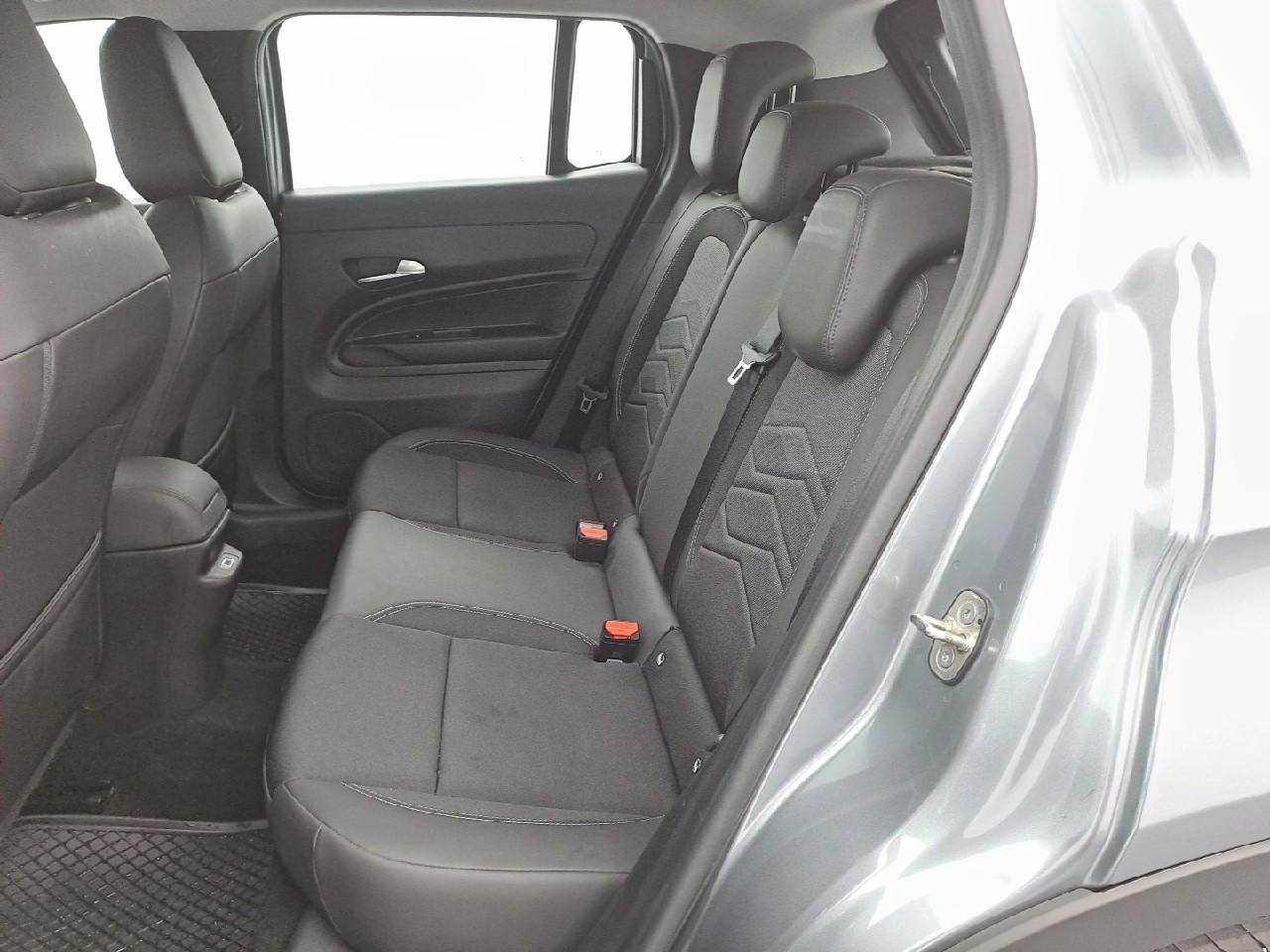 Jeep Jeep Avenger usata, con 2 poggiatesta sedili ant. , con reg. in altezza, 3 poggiatesta sedili post. , con reg. in altezza