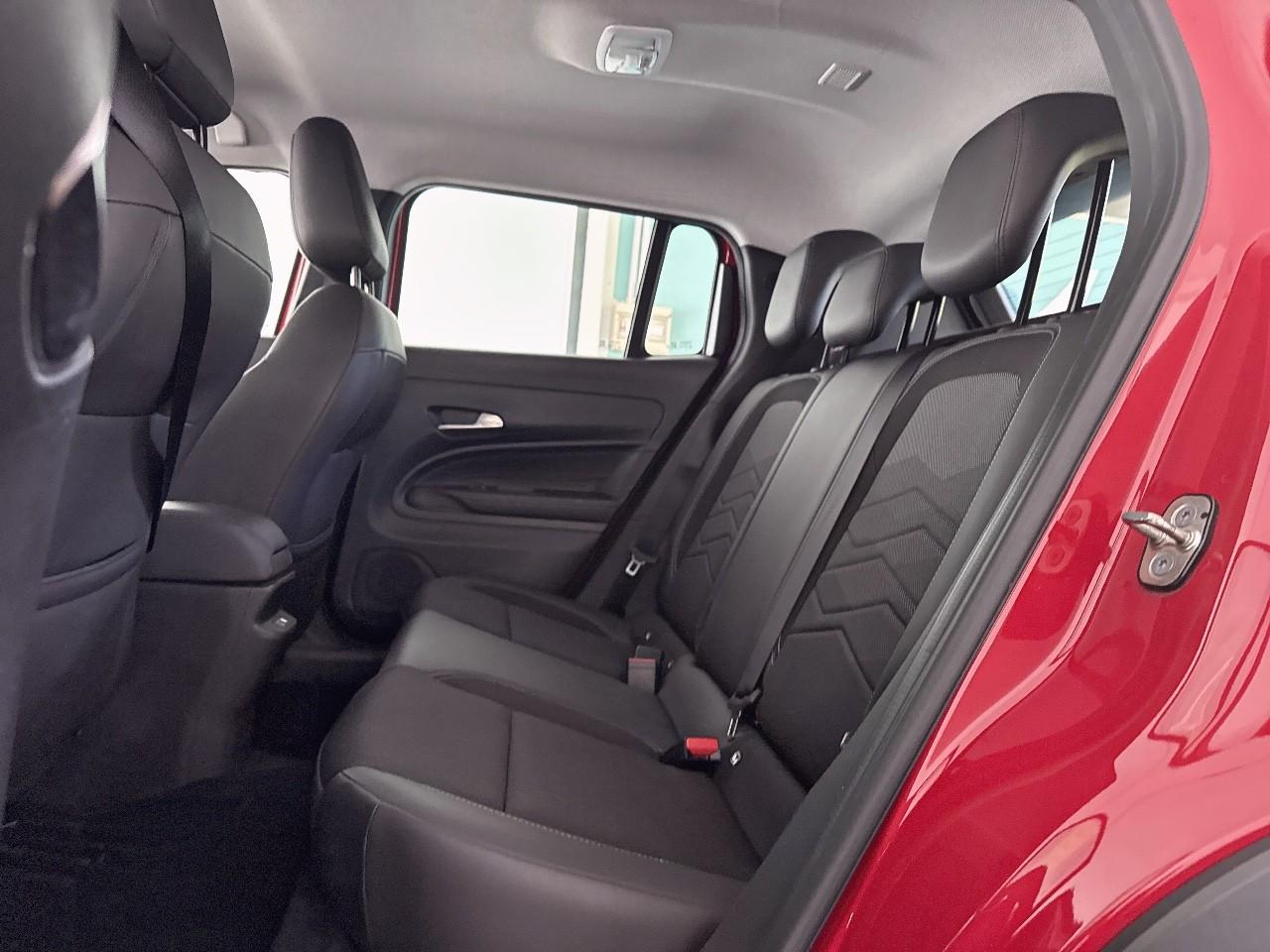 Jeep Jeep Avenger usata, con 2 poggiatesta sedili ant. , con reg. in altezza, 3 poggiatesta sedili post. , con reg. in altezza