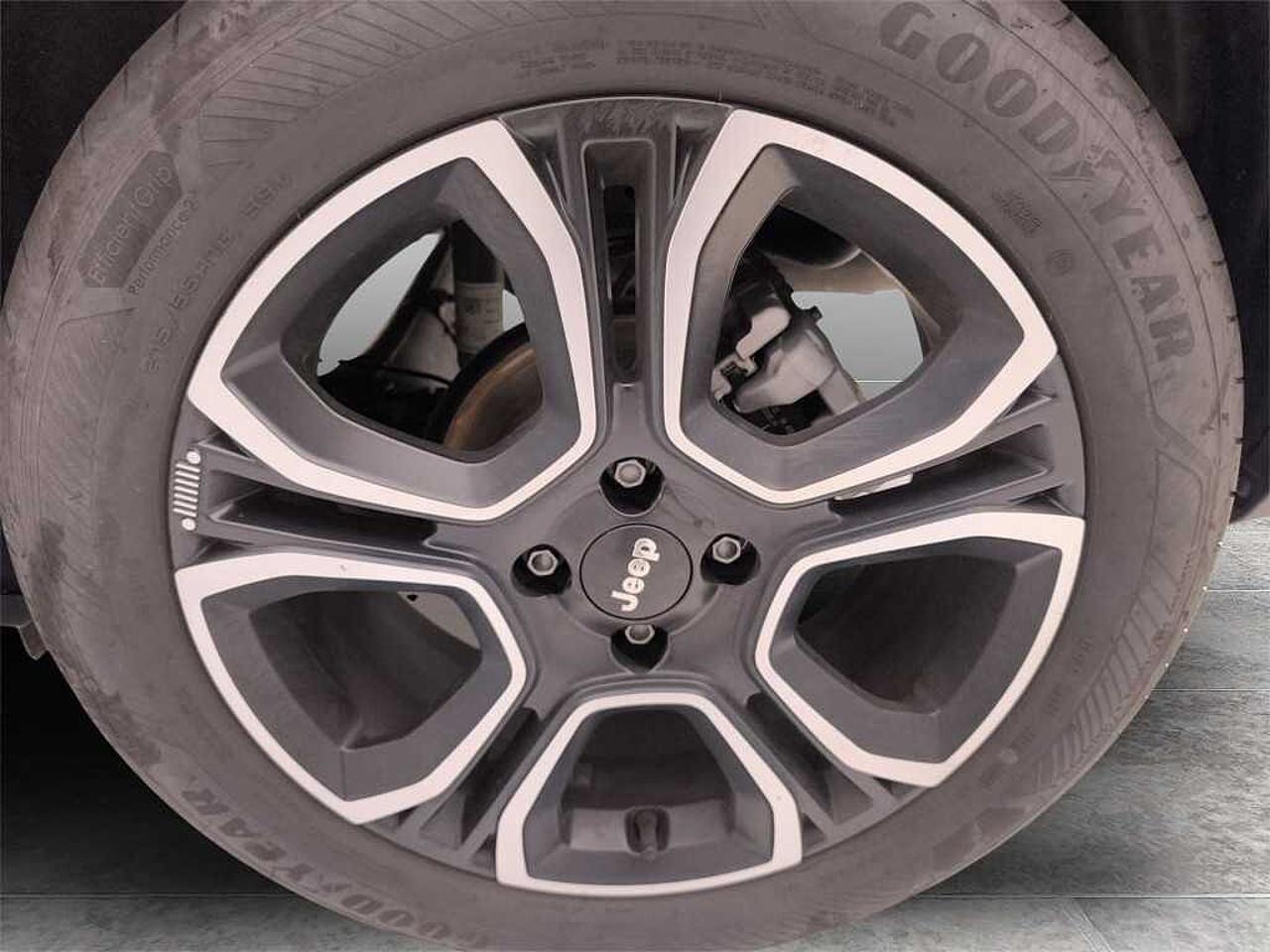 Jeep Jeep Avenger usata, con bracciolo porta oggetti