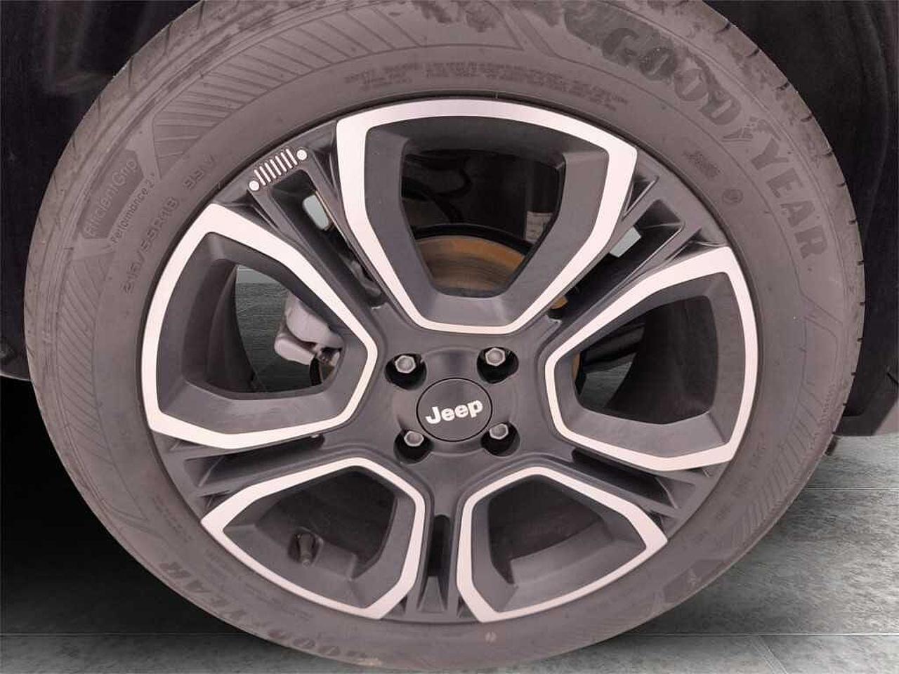 Jeep Jeep Avenger usata, con illuminazione dell