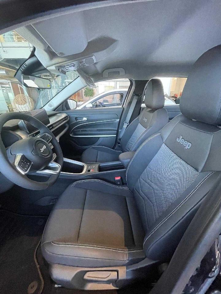 Jeep Jeep Avenger usata 10