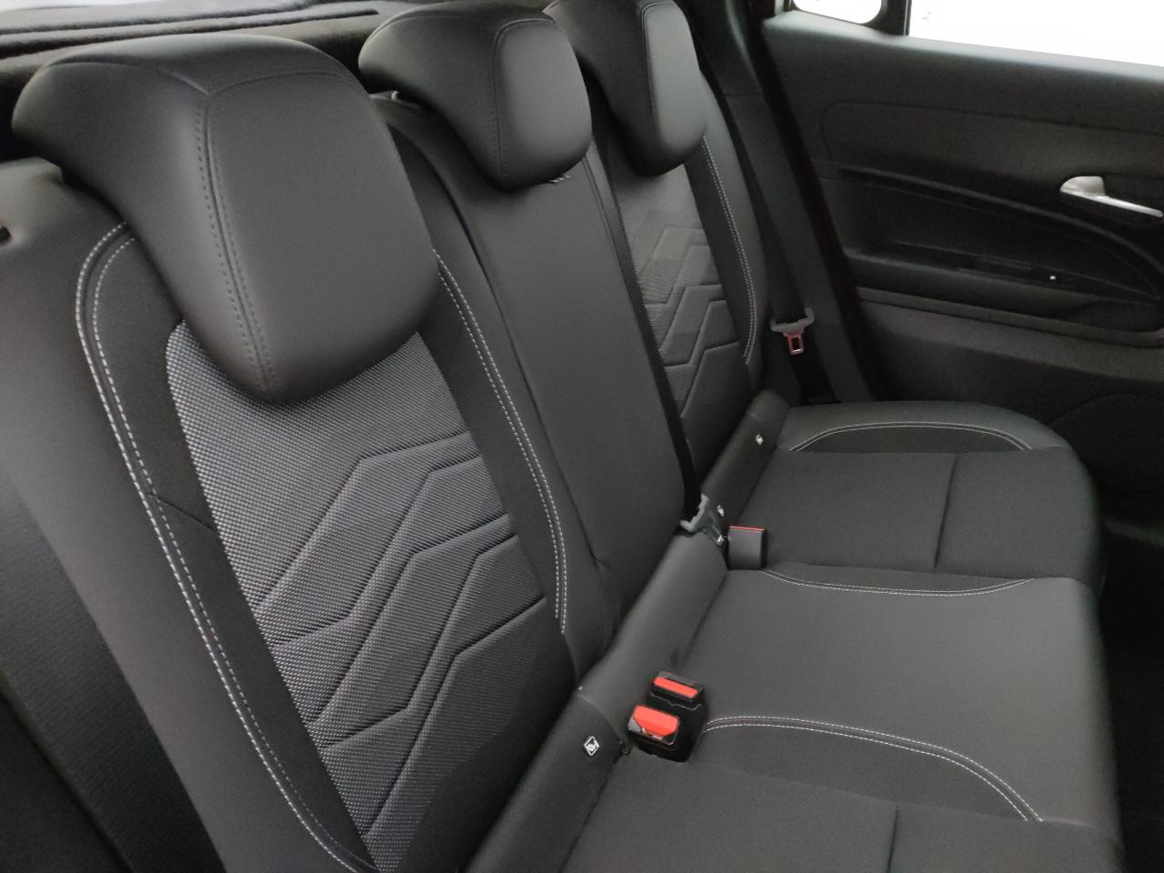 Jeep Jeep Avenger usata 17