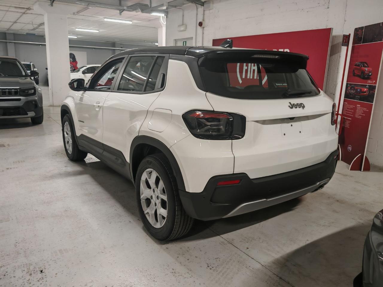 Jeep Jeep Avenger usata 16