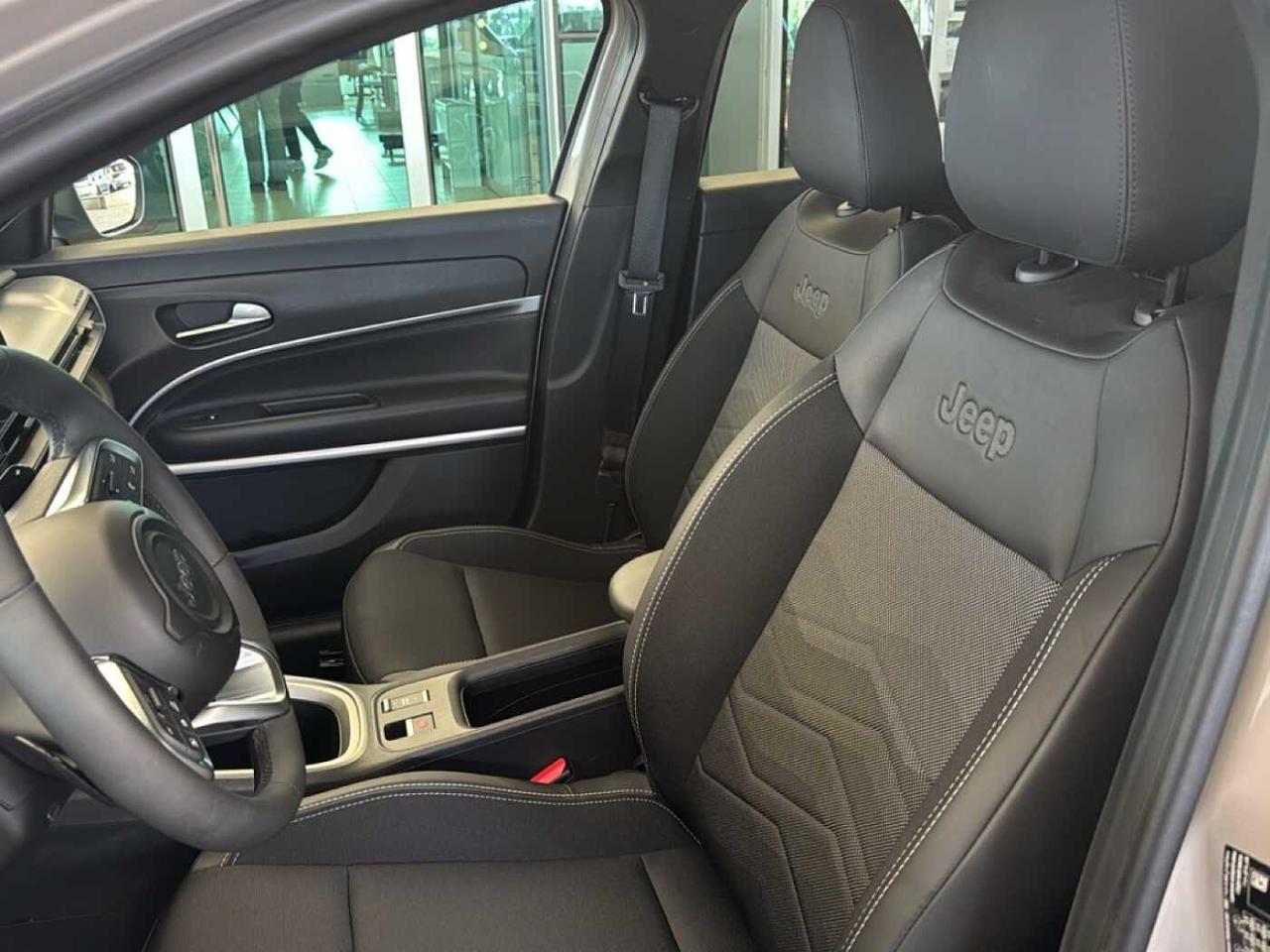 Jeep Jeep Avenger usata 3