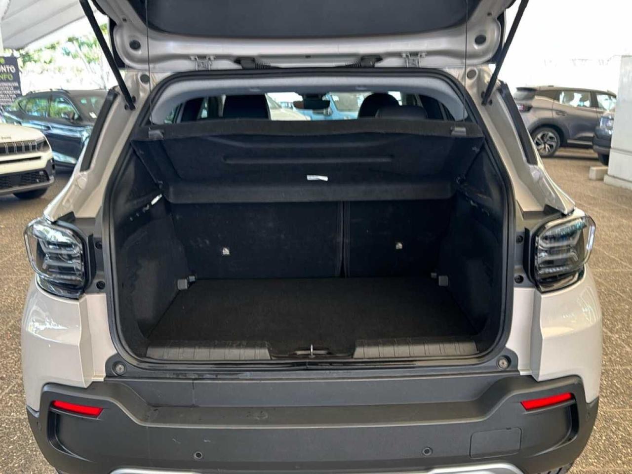 Jeep Jeep Avenger usata 14