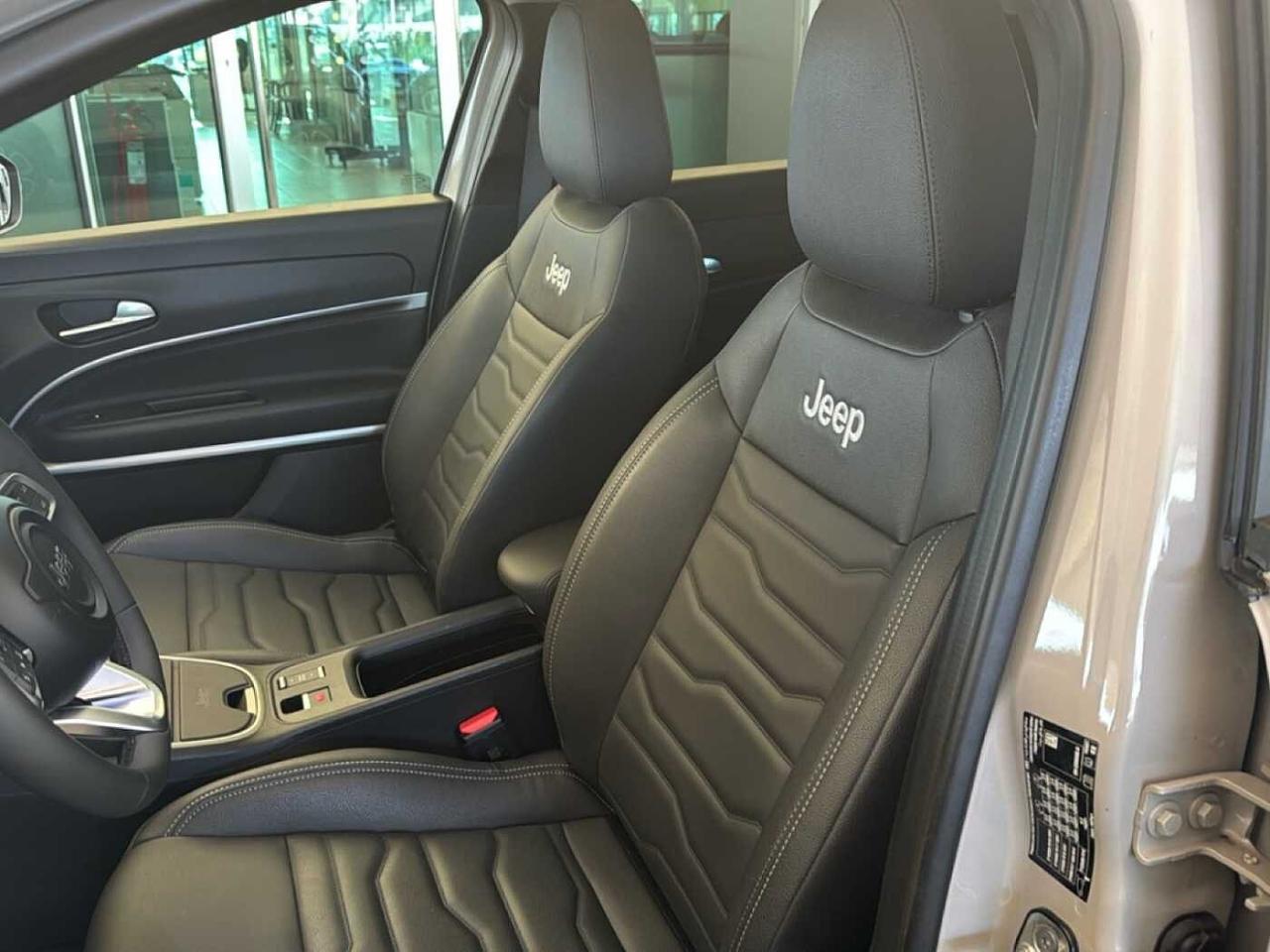 Jeep Jeep Avenger usata 3