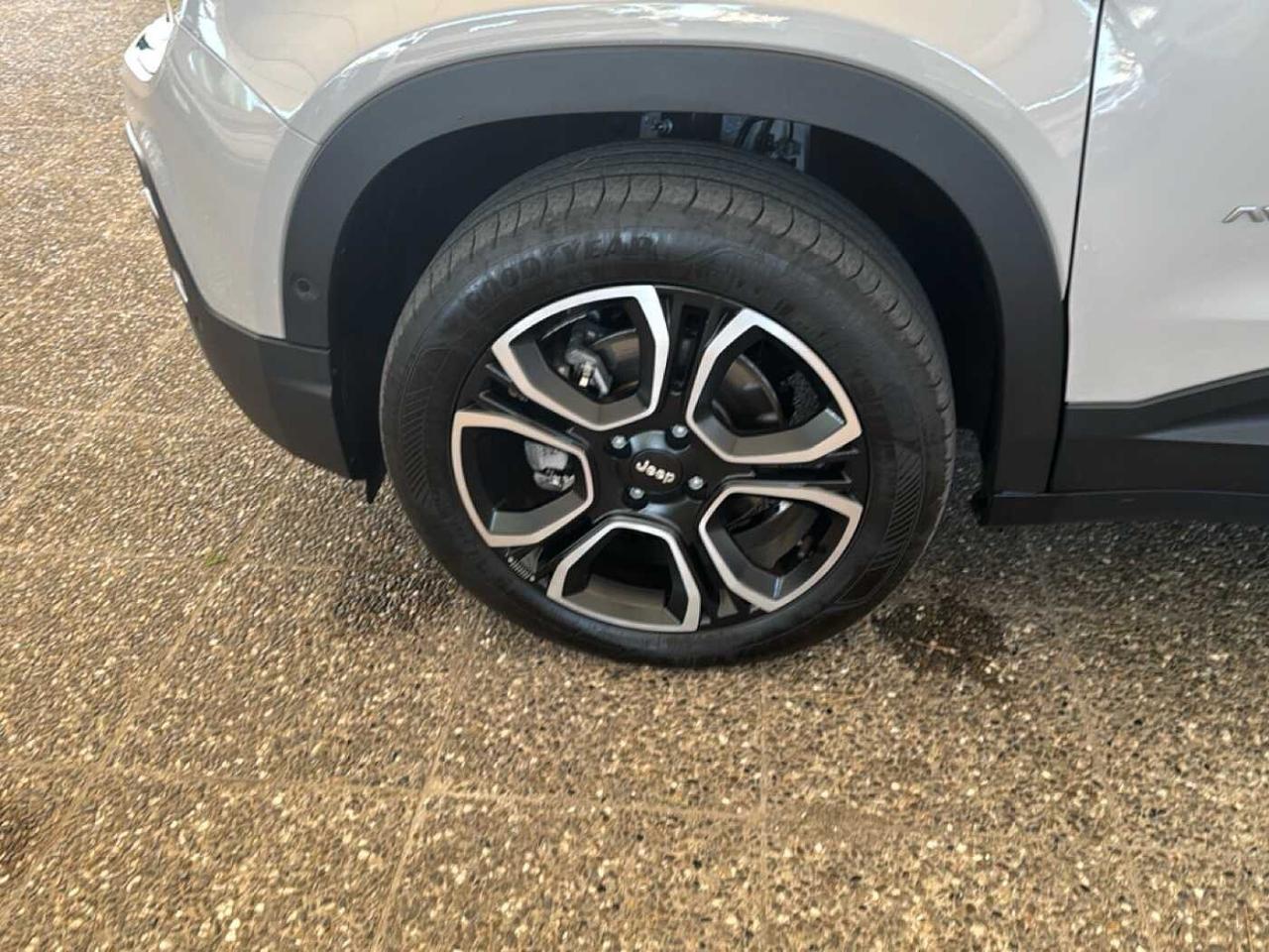 Jeep Jeep Avenger usata 15