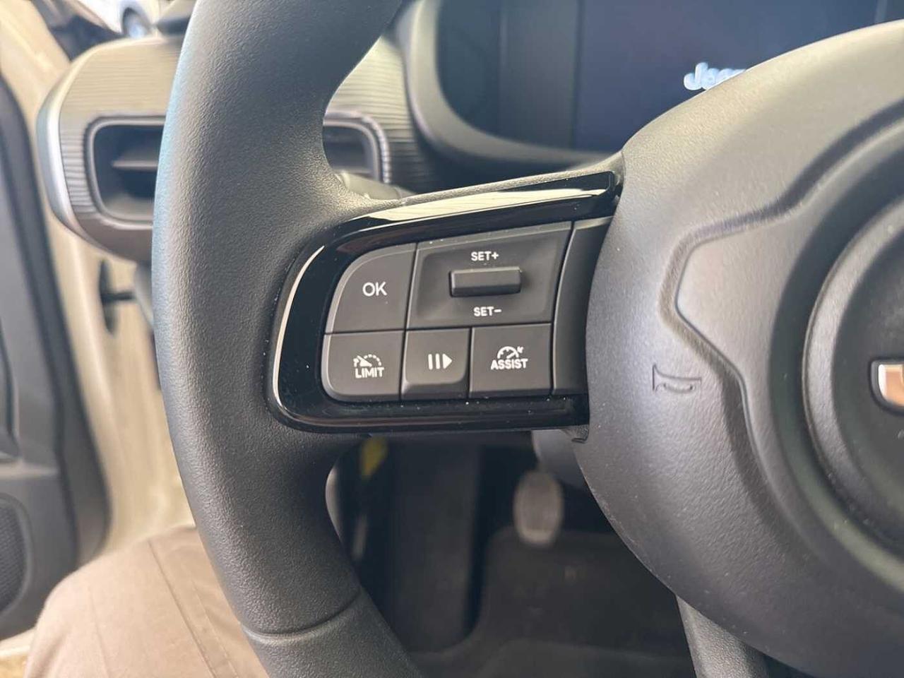 Jeep Jeep Avenger usata 12