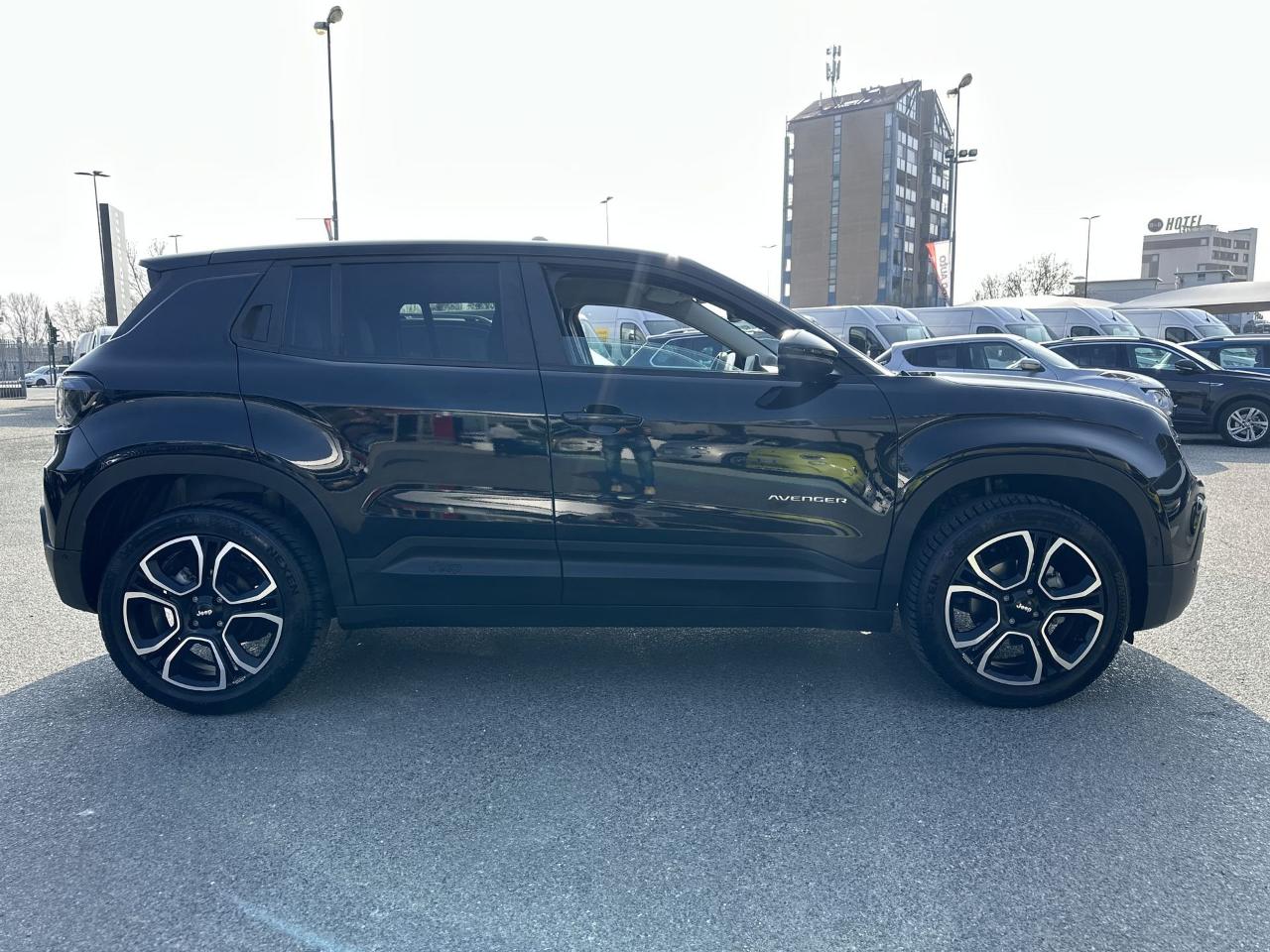 Jeep Jeep Avenger usata 24