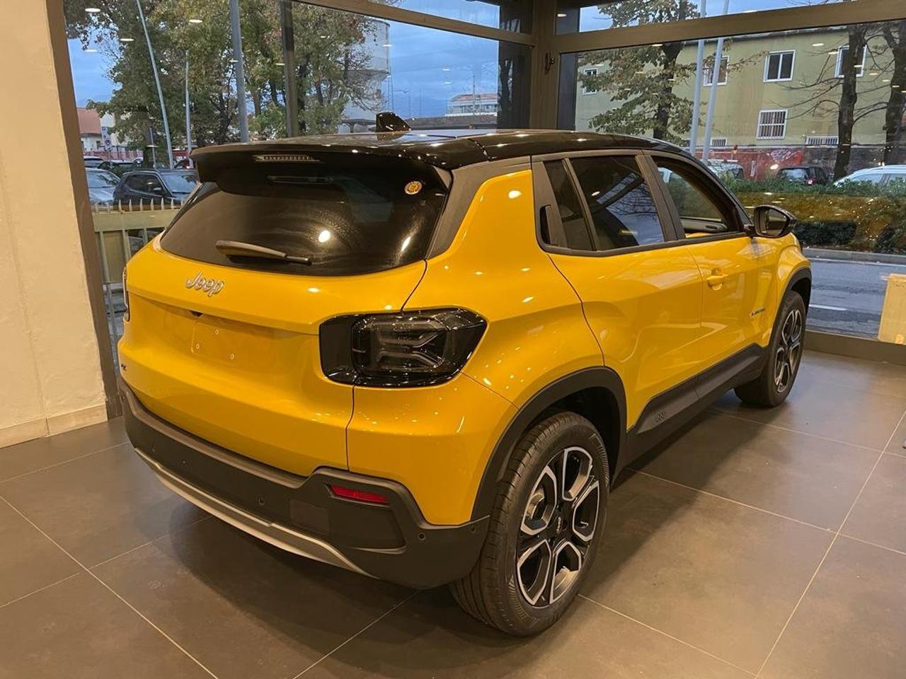 Jeep Jeep Avenger usata 14