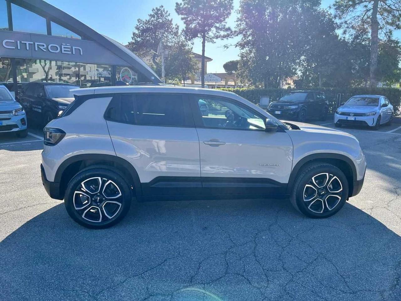 Jeep Jeep Avenger usata 8