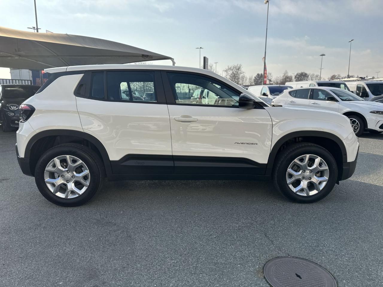 Jeep Jeep Avenger usata 27