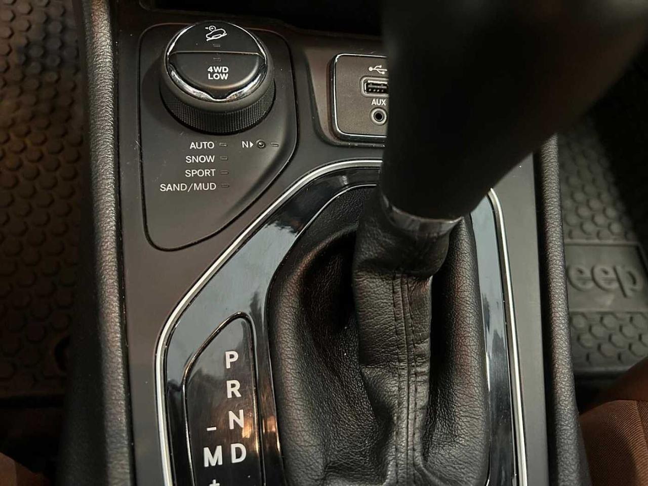 Jeep Jeep Cherokee usata, con badge "jeep"