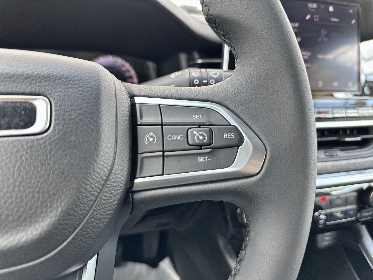 Jeep Jeep Compass usata, con Angoli di rampa angolo di attacco (gradi): 15,8 e angolo di uscita (gradi): 30,8