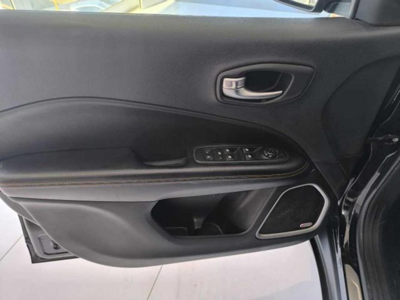 Jeep Jeep Compass usata, con cerchi in lega