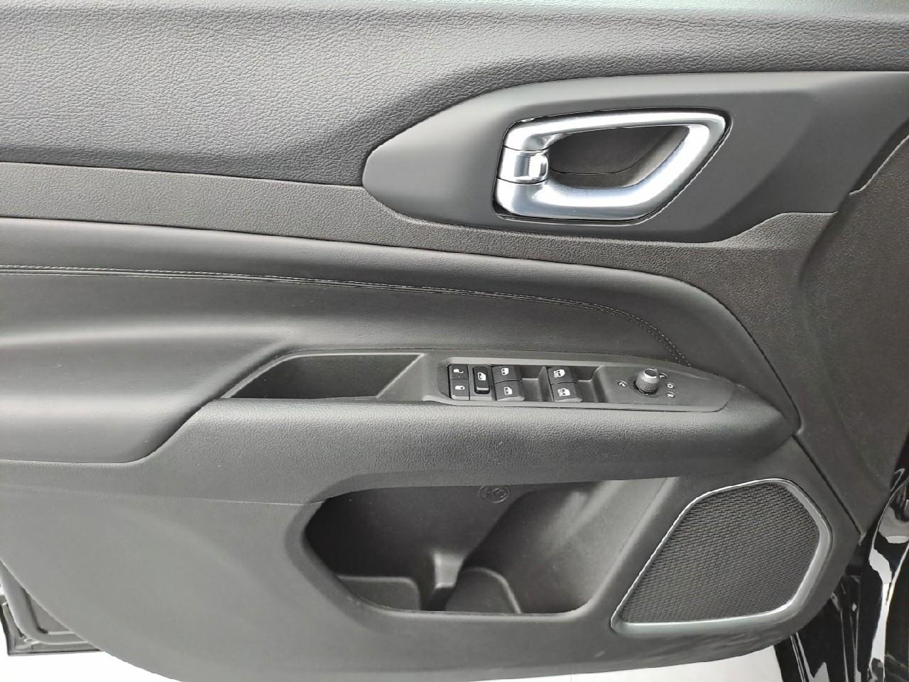 Jeep Jeep Compass usata, con 9 altoparlanti alpine e subwoofer