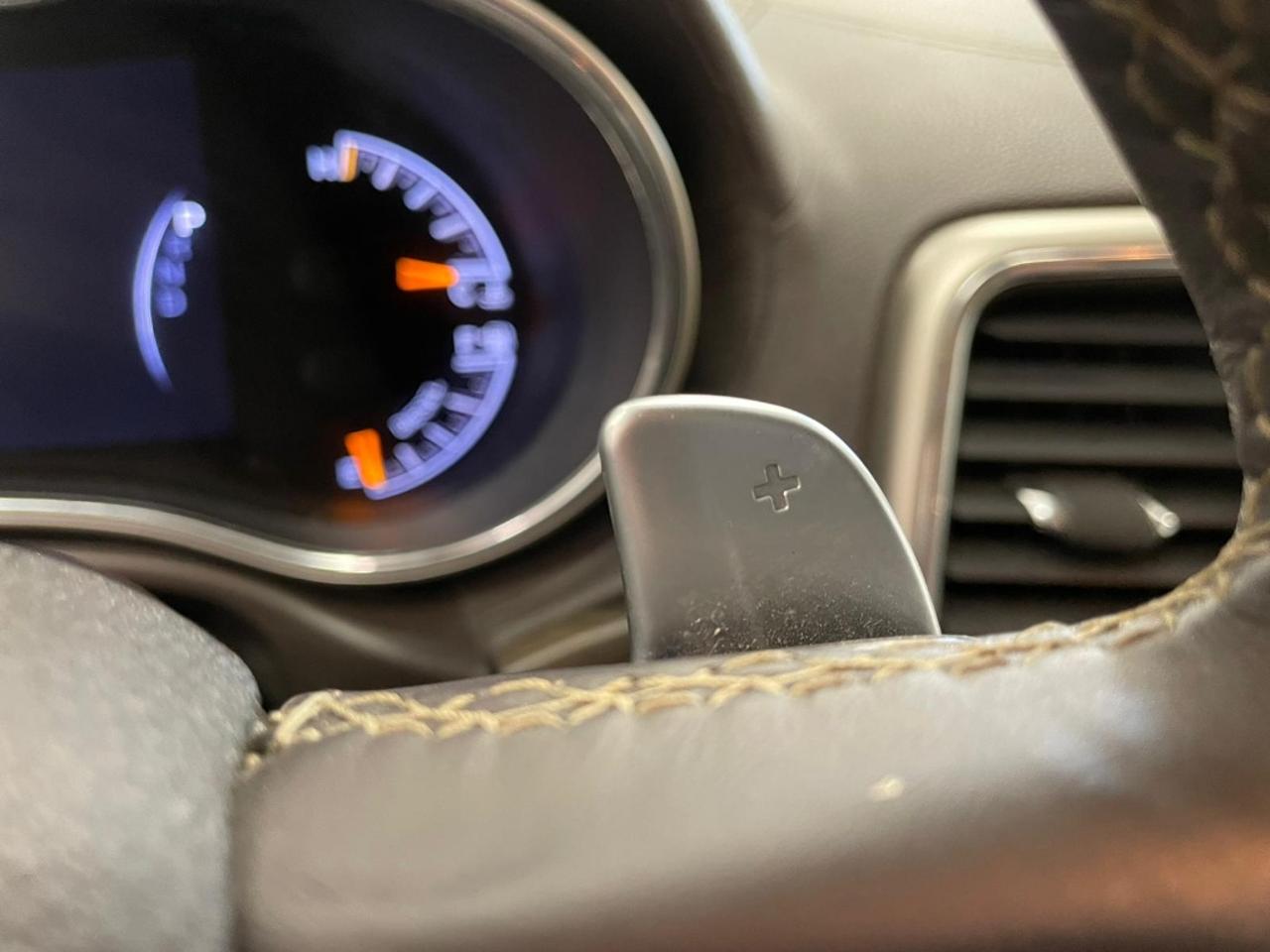 Jeep Jeep Cherokee usata, con autoradio