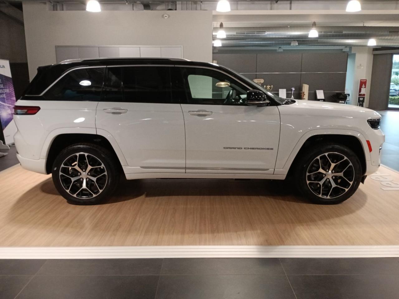 Jeep Jeep Cherokee usata 26