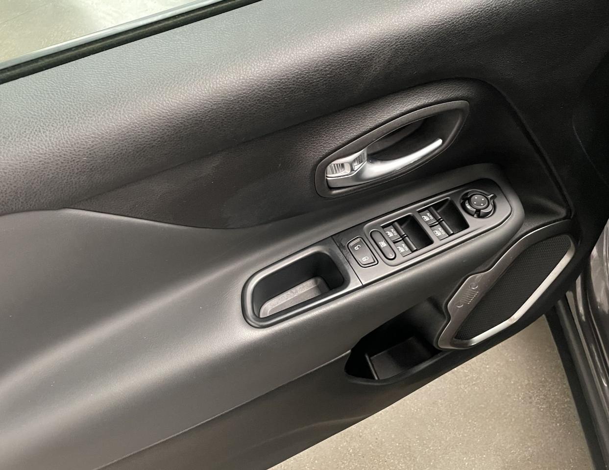 Jeep Jeep Renegade usata, con park distance control