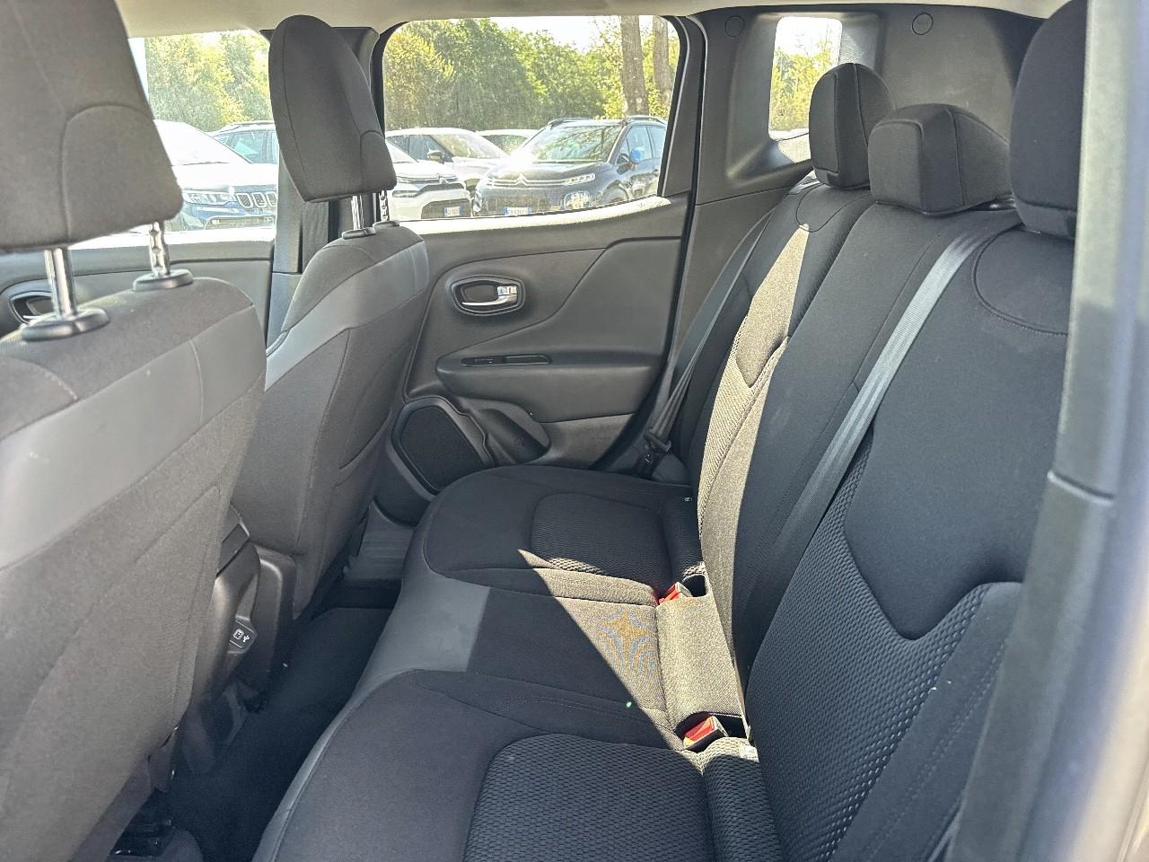 Jeep Jeep Renegade usata, con 3,5 display multifunzionale pannello strumenti 1 e 8,9, 7,0 display multifunzionale touch screen, plancia 1 e 17,8