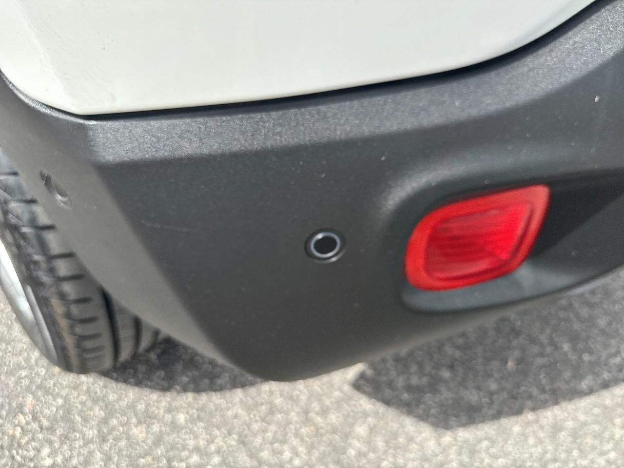 Jeep Jeep Renegade usata, con Angoli di rampa angolo di attacco (gradi): 17,9 e angolo di uscita (gradi): 29,7