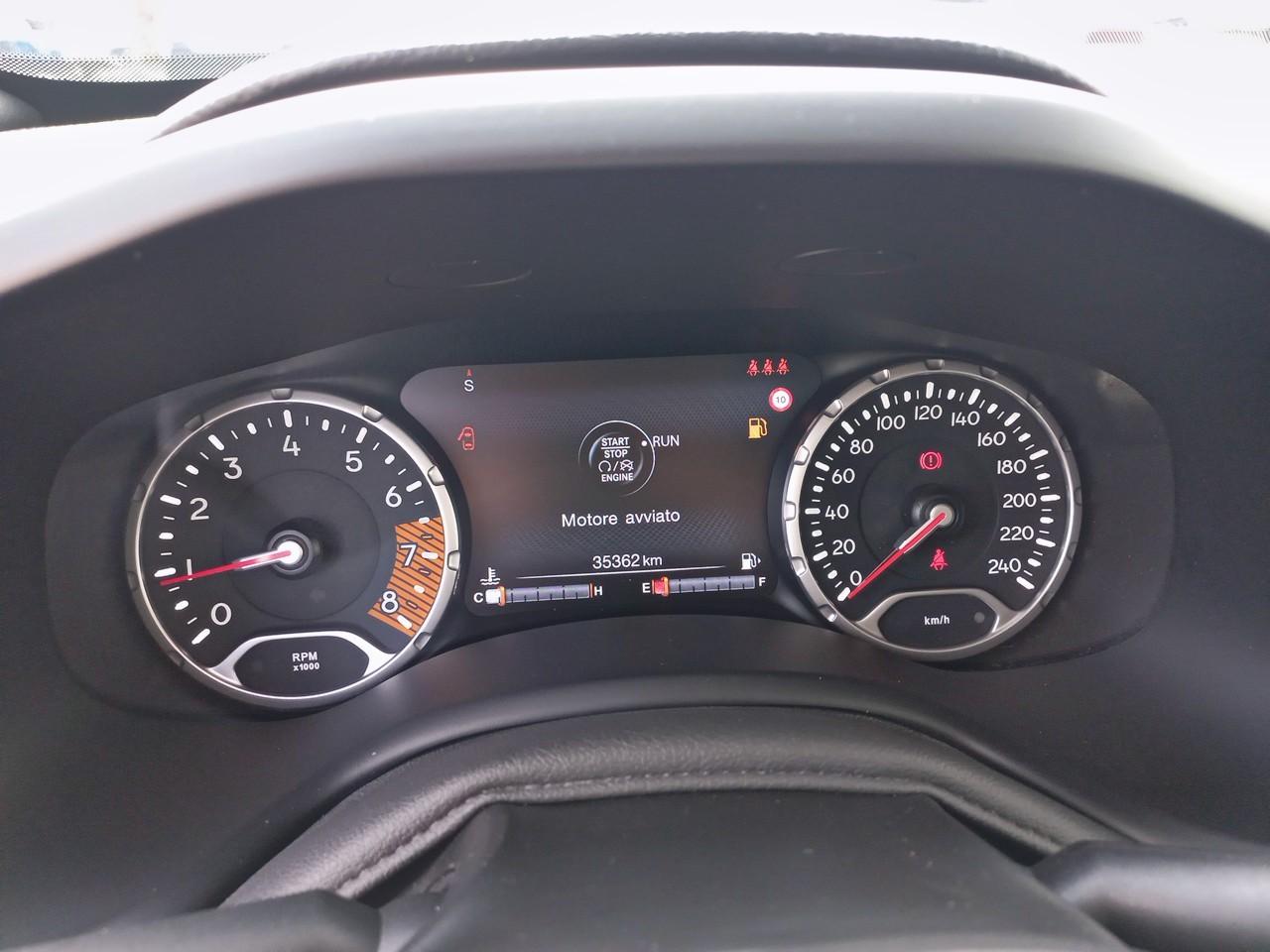 Jeep Jeep Renegade usata, con 7,0 display multifunzionale pannello strumenti 1 e 17,8, 7,0 display multifunzionale touch screen, plancia 1 e 17,8