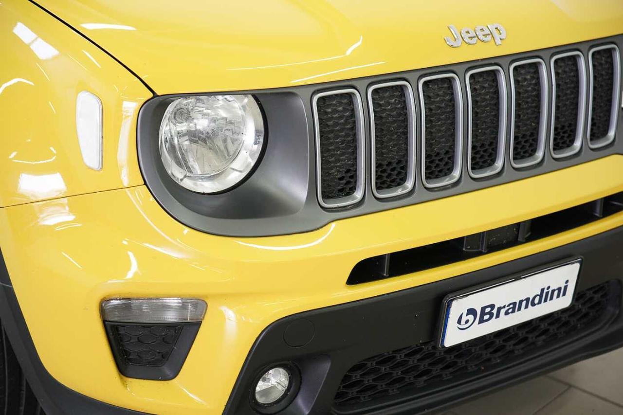 Jeep Jeep Renegade usata, con griglia anteriore grigio chiaro satinato