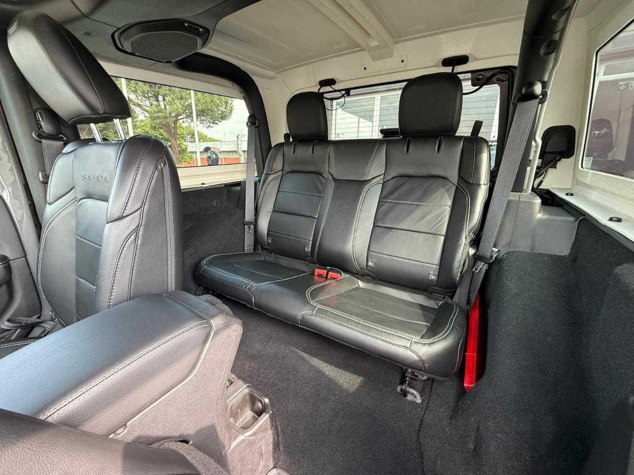 Jeep Jeep Wrangler usata, con luci diurne