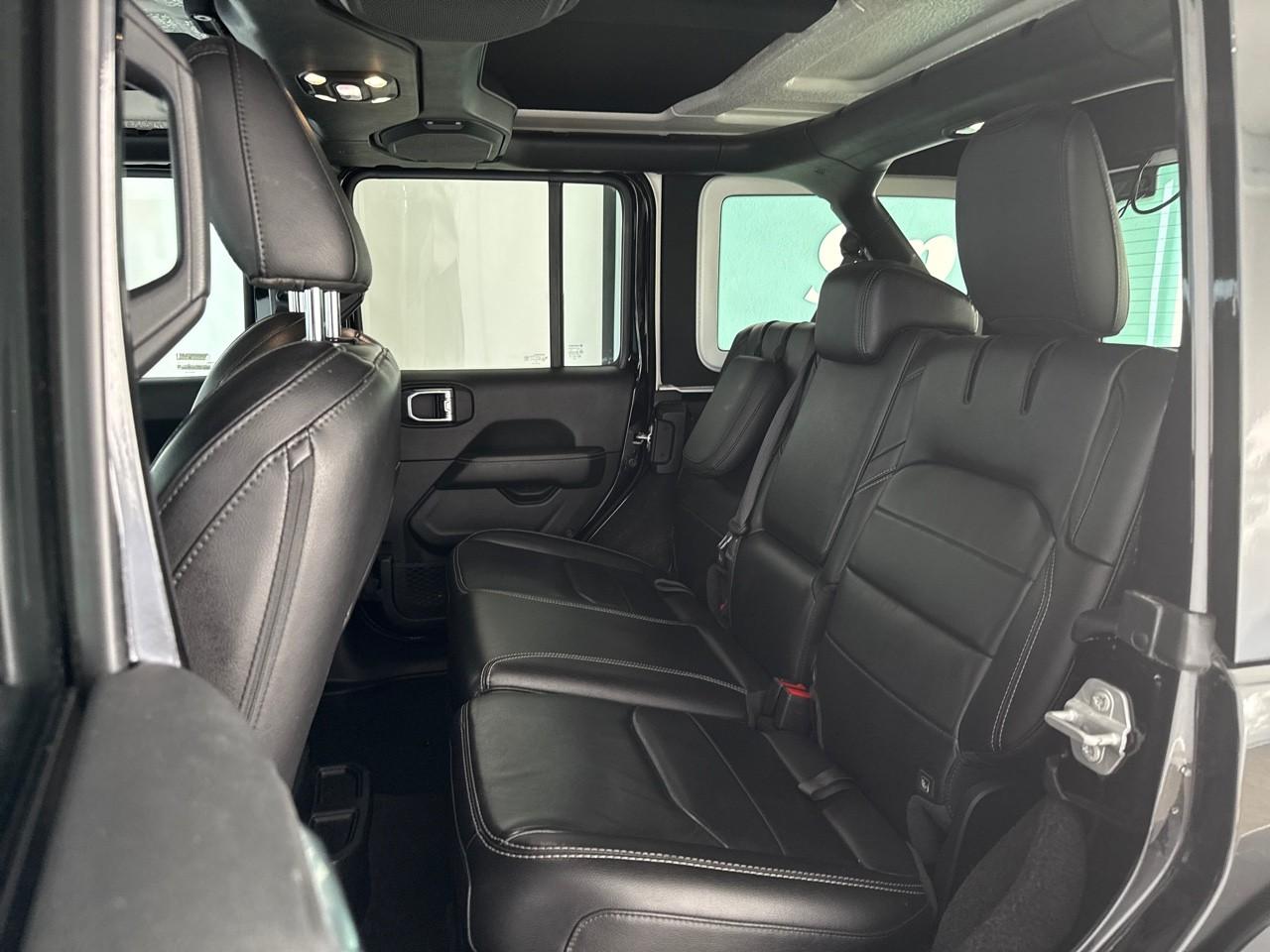 Jeep Jeep Wrangler usata, con 2 poggiatesta sedili ant. , con reg. in altezza, 3 poggiatesta sedili post. , con reg. in altezza