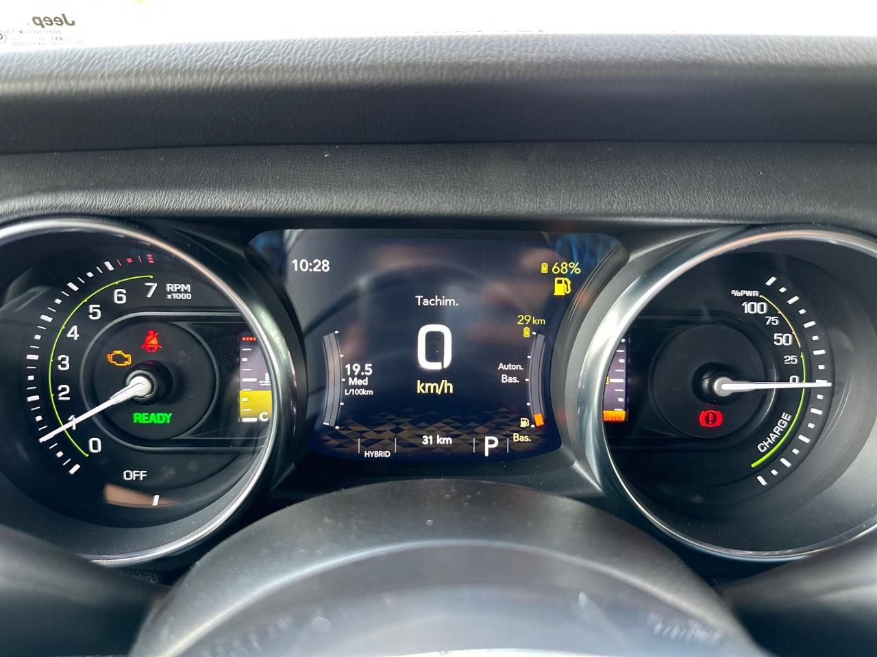 Jeep Jeep Wrangler usata, con 7,00 display multifunzionale pannello strumenti 1, 17,8 e controllo con rullo, 8,40 display multifunzionale touch screen, plancia centrale 1, 21,3, fisso e no